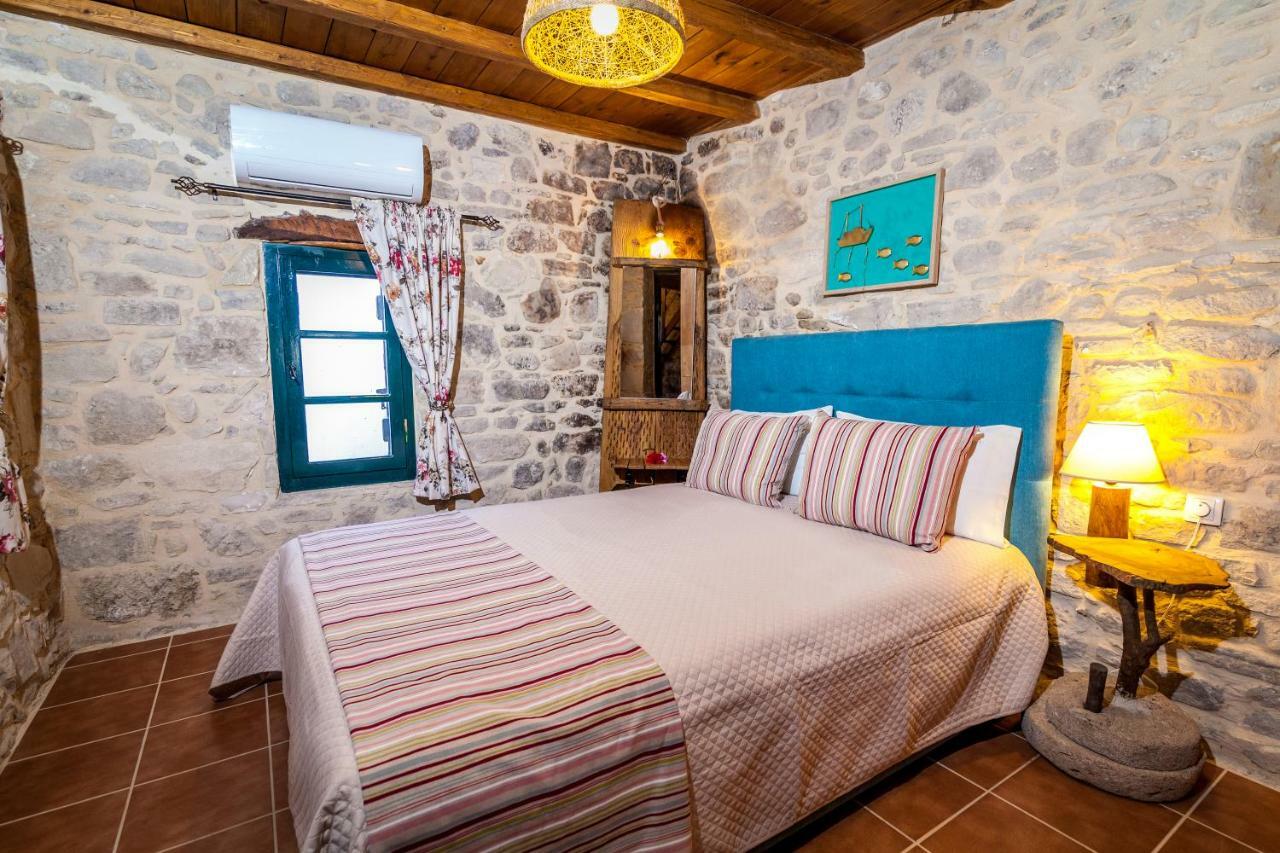 Aristidis'S Plouti Moires Guest House Exterior photo